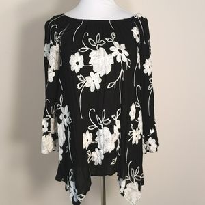 Forgotten Grace Embroidered Tunic, M, EUC